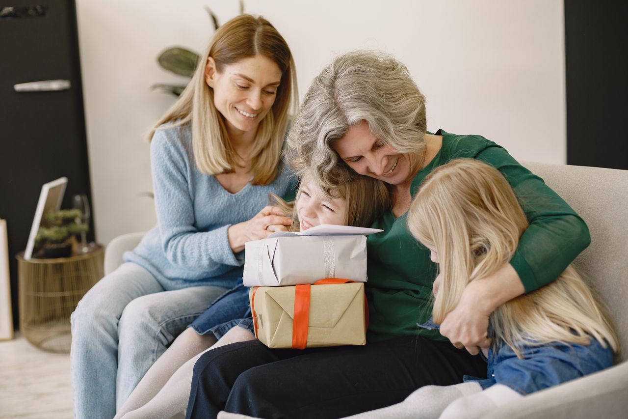 Les cadeaux pour grand-mère qui traversent les générations