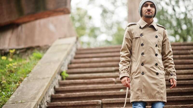Le trench homme : un cadeau intemporel qui fait toujours plaisir